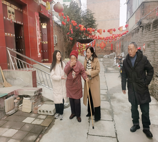 瑟瑟冬日 暖暖溫情——公司黨委、工會開展“送溫暖、送祝?！被顒? />
                  </p>
                            <p style=